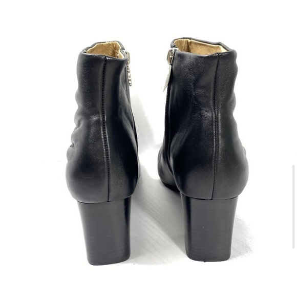 Bettye Muller Deena Booties Sz 6.5M Black Soft Napa Leather Heel Ankle Boots NEW - Picture 5 of 9